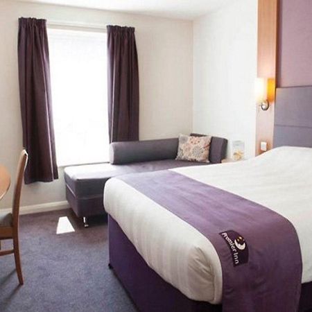 Premier Inn Bristol Cribbs Causeway Filton Exterior foto